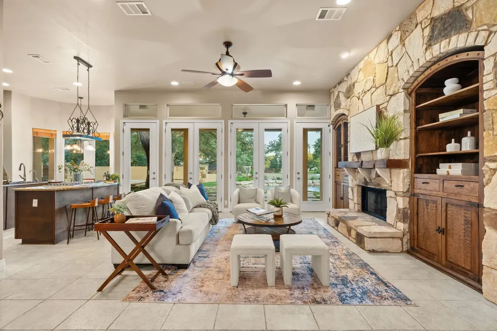 901 Palos Verdes Leander TX 78641