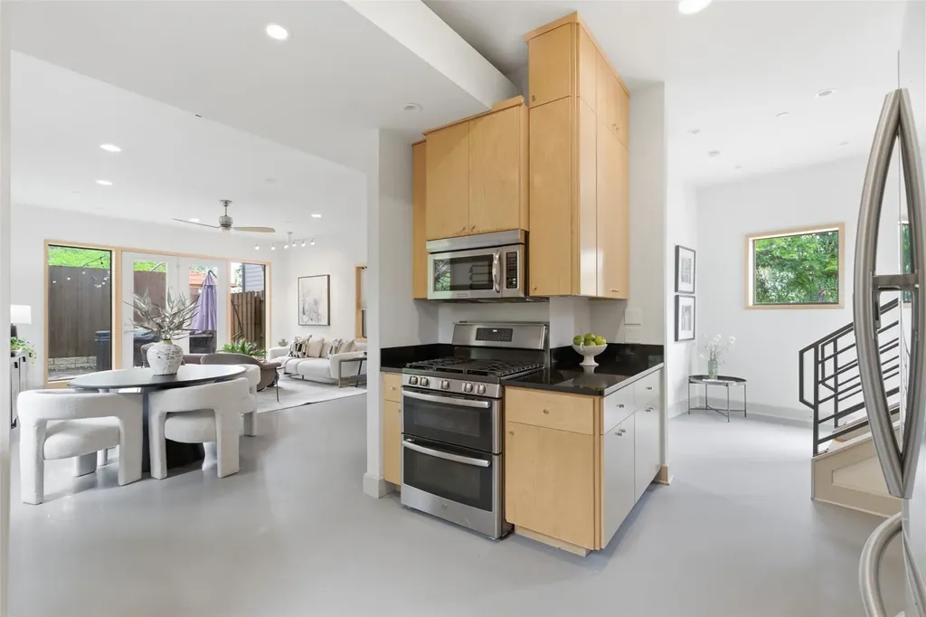 2608 Del Curto Road Austin TX 78704