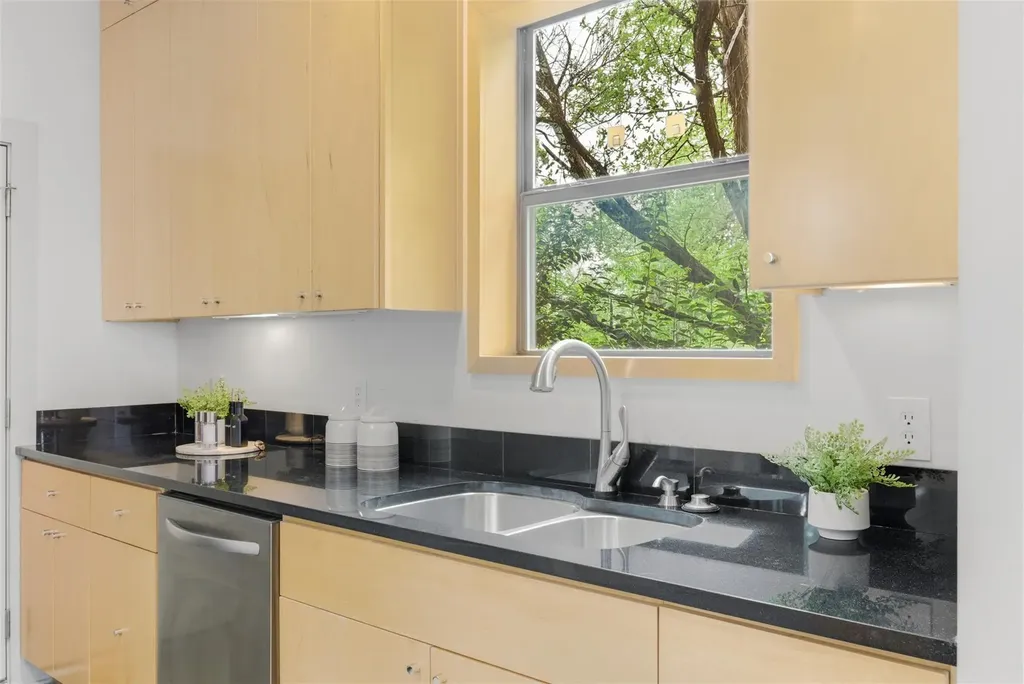 2608 Del Curto Road Austin TX 78704