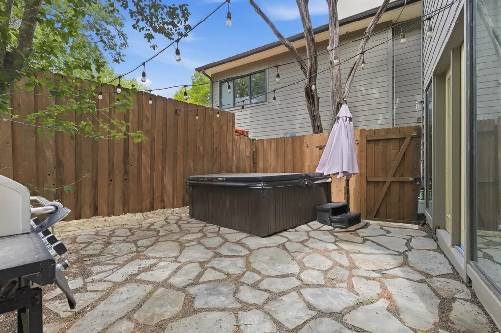 2608 Del Curto Road Austin TX 78704