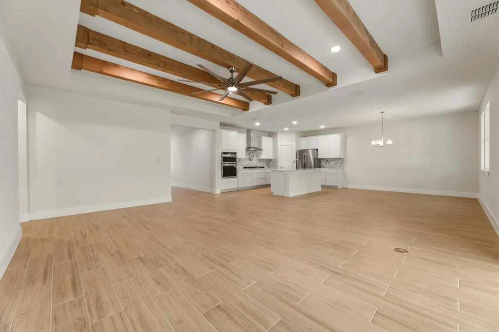 1412 Kent Street Taylor TX 76574