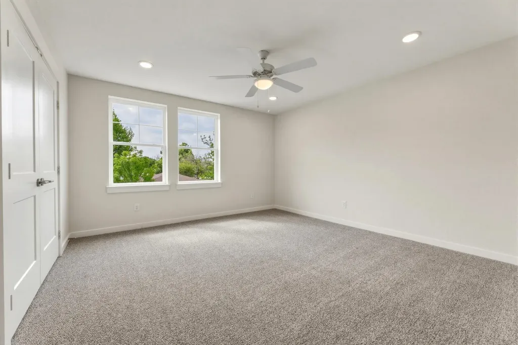1412 Kent Street Taylor TX 76574
