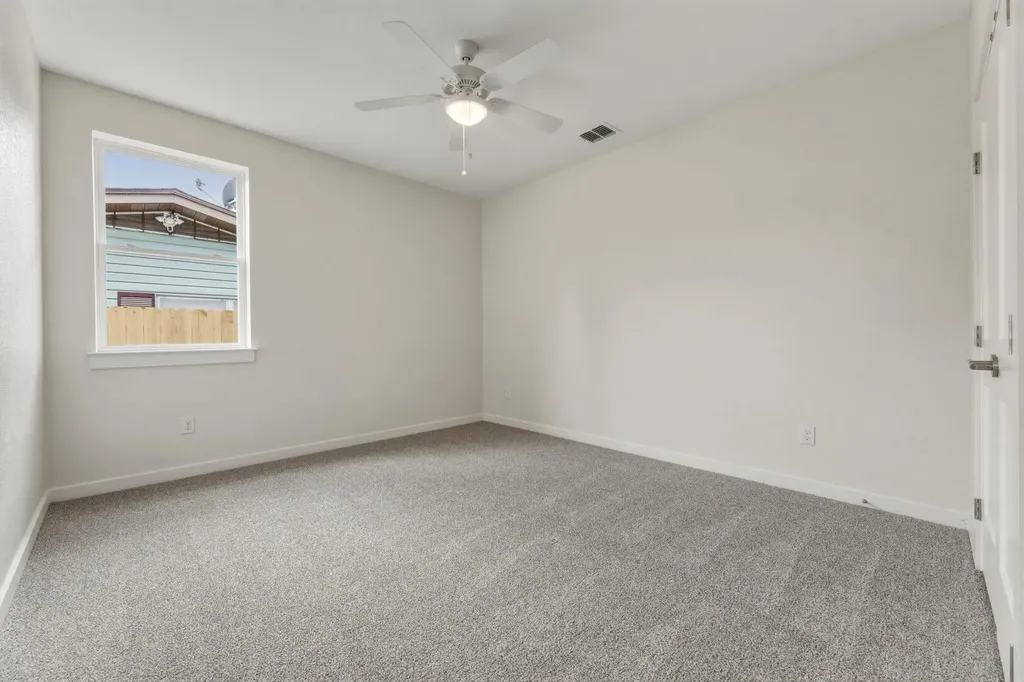 1412 Kent Street Taylor TX 76574