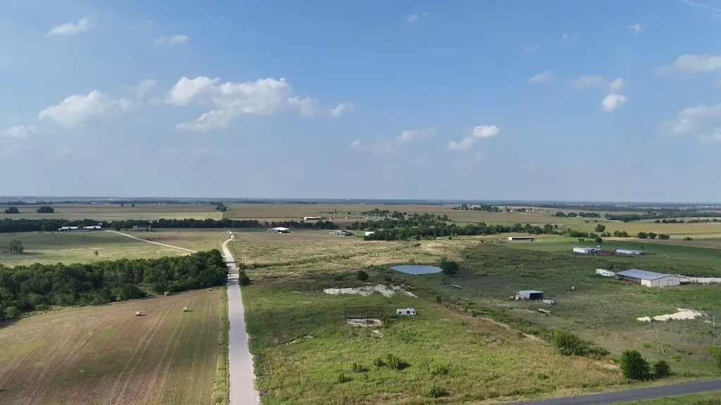 1701 County Road 417 Taylor TX 76574