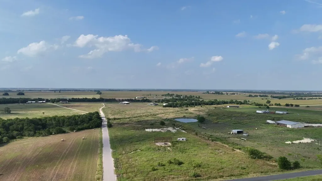 1701 County Road 417 Taylor TX 76574