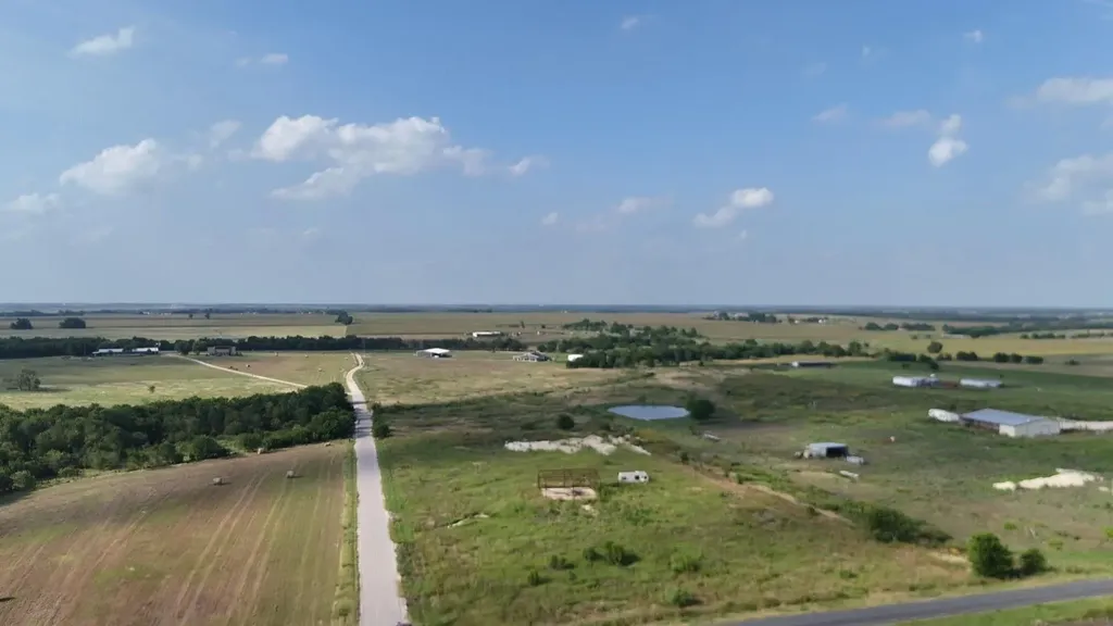 1701 County Road 417 Taylor TX 76574