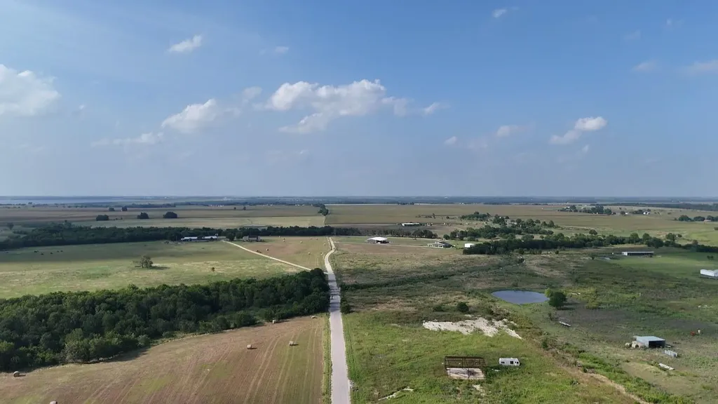 1701 County Road 417 Taylor TX 76574