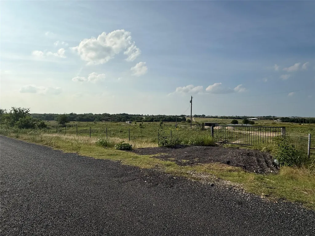 1701 County Road 417 Taylor TX 76574