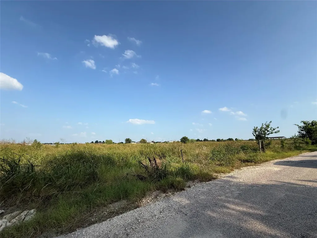 1701 County Road 417 Taylor TX 76574