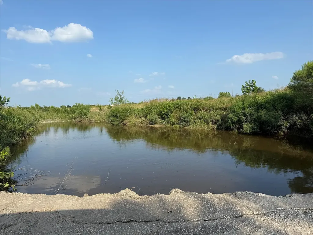 1701 County Road 417 Taylor TX 76574