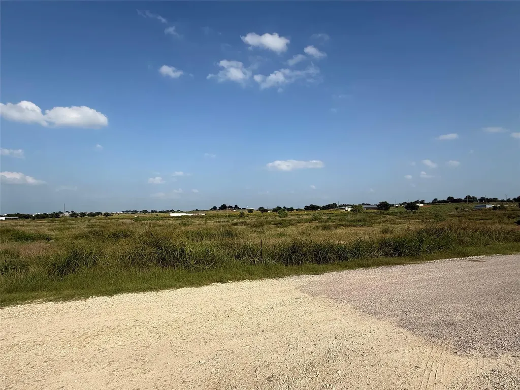 1701 County Road 417 Taylor TX 76574