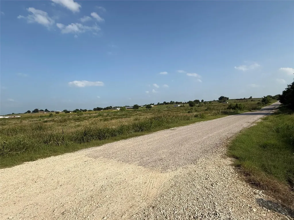 1701 County Road 417 Taylor TX 76574