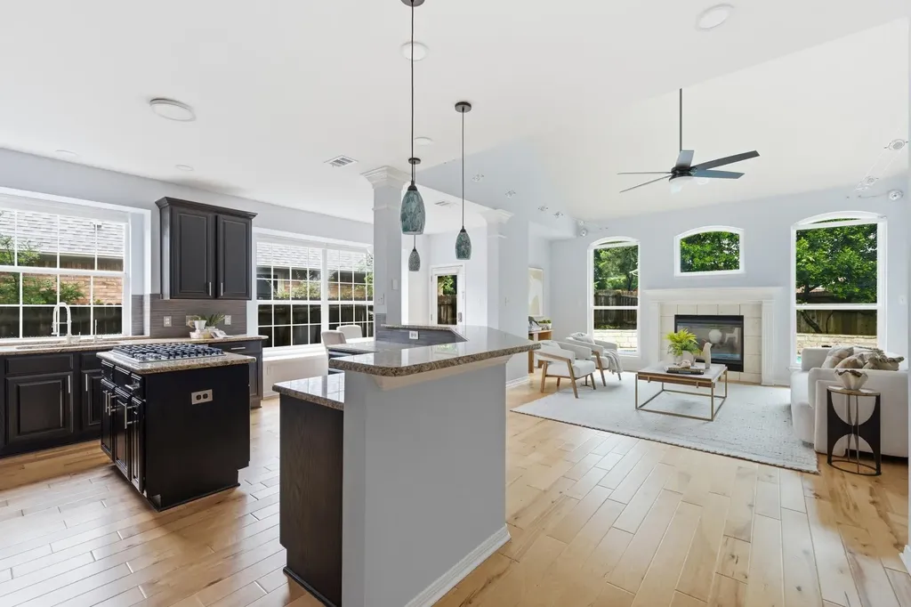 10033 Scull Creek Drive Austin TX 78730