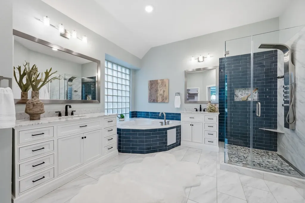 10033 Scull Creek Drive Austin TX 78730