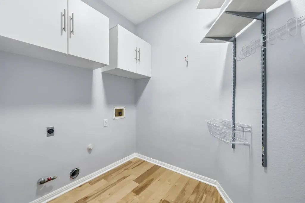 10033 Scull Creek Drive Austin TX 78730
