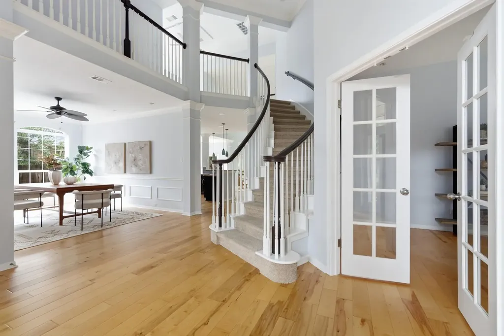 10033 Scull Creek Drive Austin TX 78730