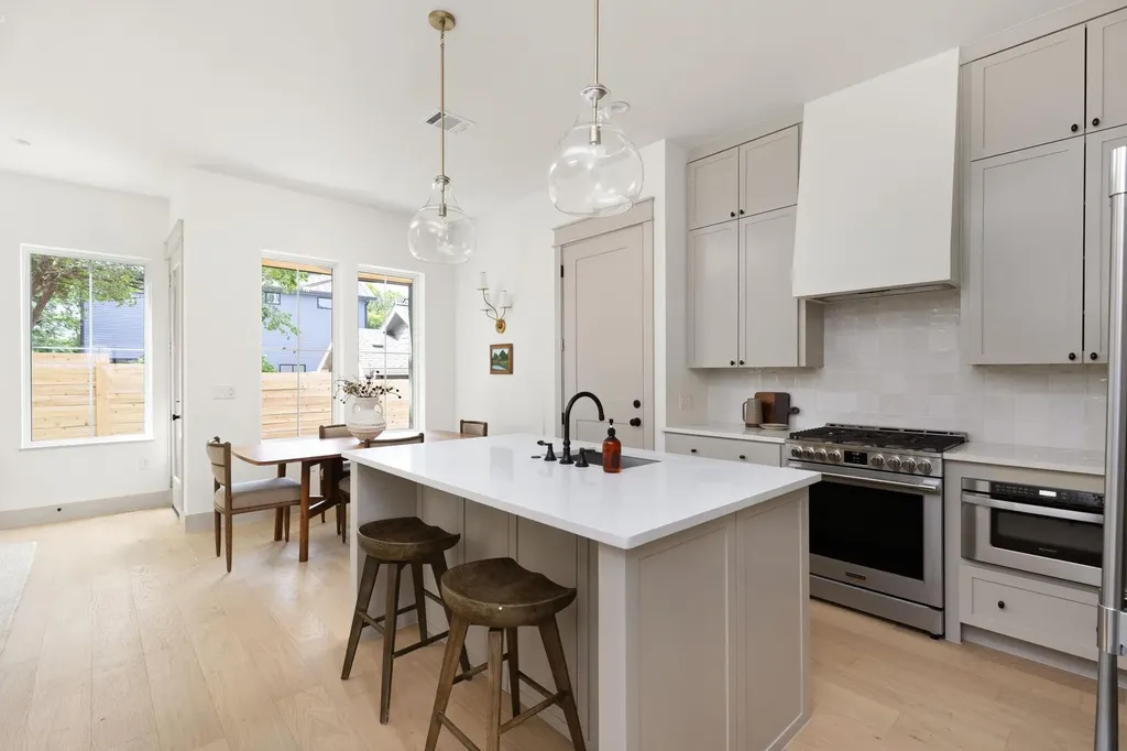 2503 E 18th Street Austin TX 78702