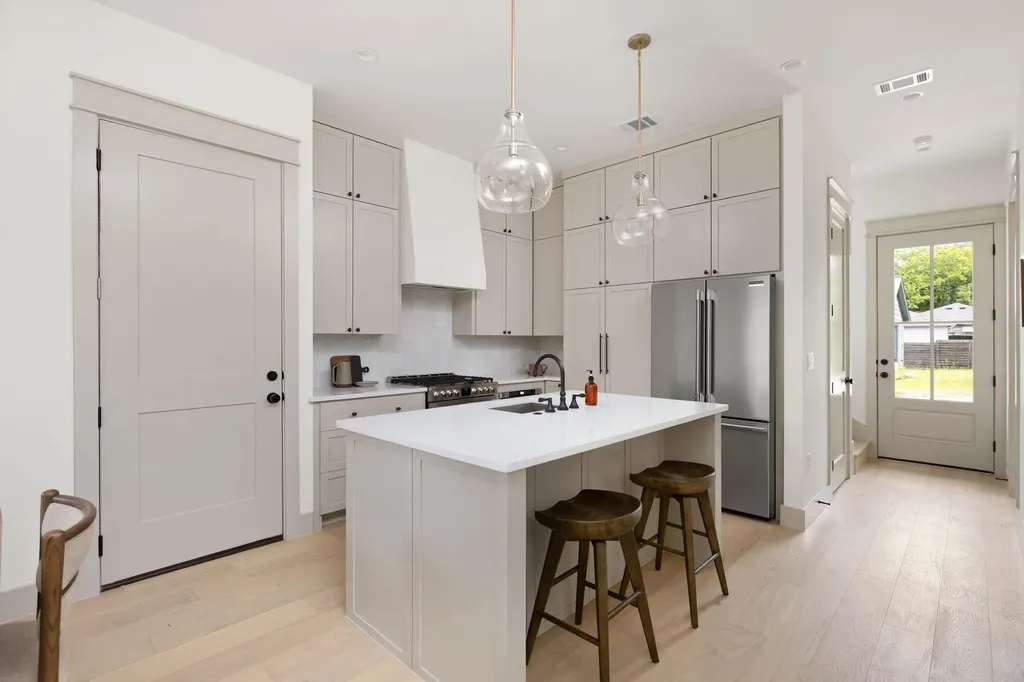2503 E 18th Street Austin TX 78702