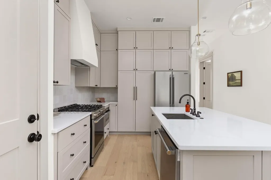 2503 E 18th Street Austin TX 78702