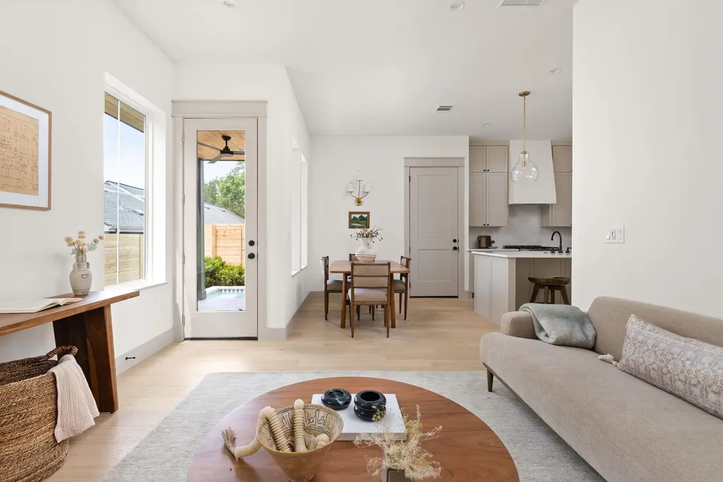 2503 E 18th Street Austin TX 78702