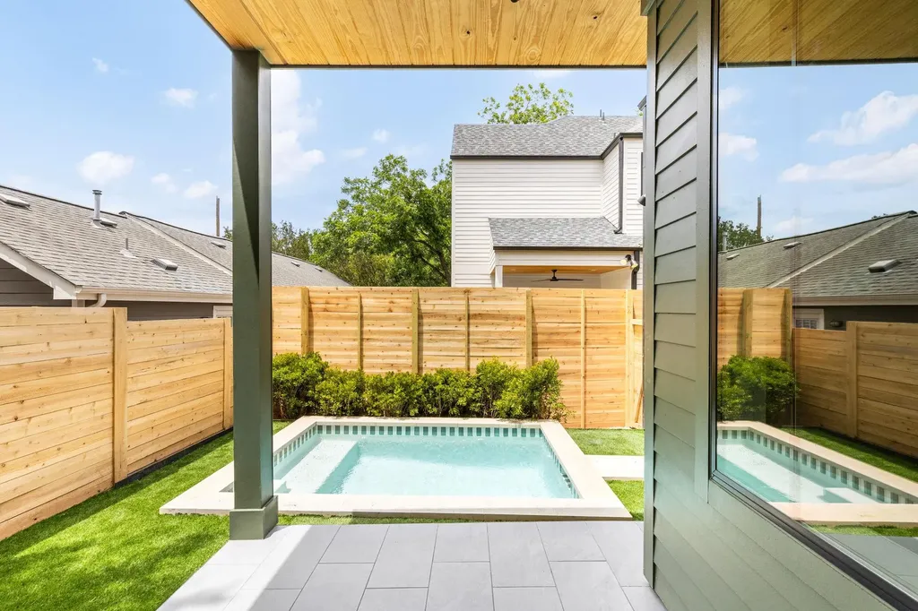 2503 E 18th Street Austin TX 78702