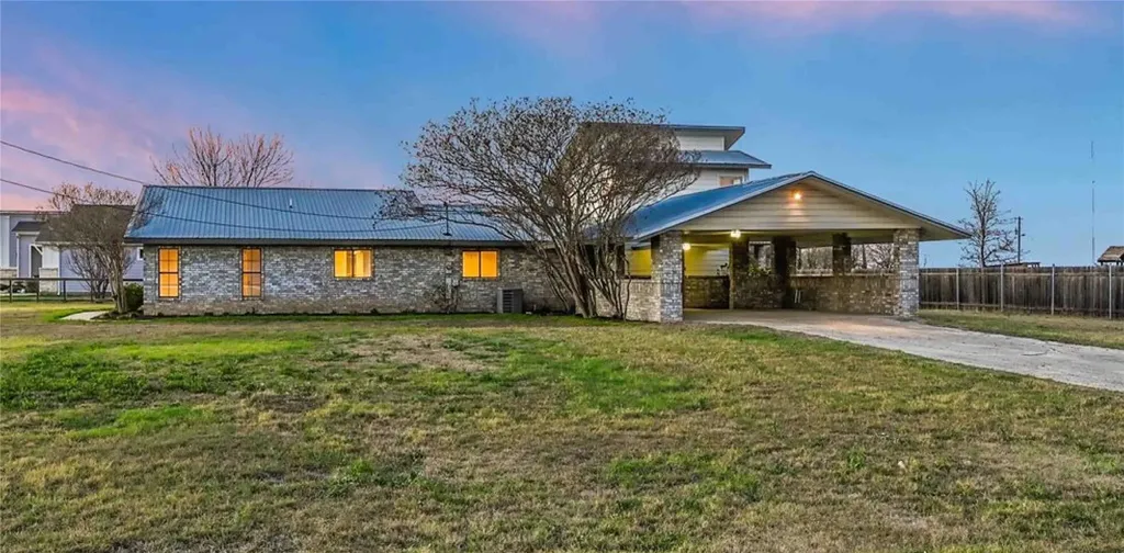 122 Forest Lake Drive Del Valle TX 78617