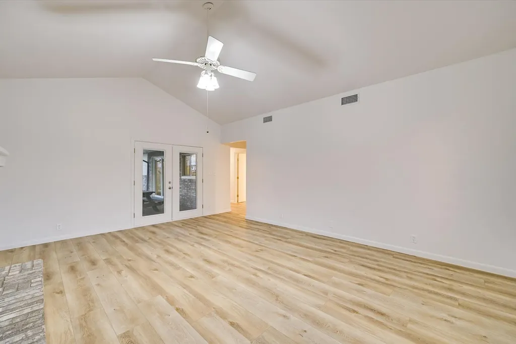 122 Forest Lake Drive Del Valle TX 78617