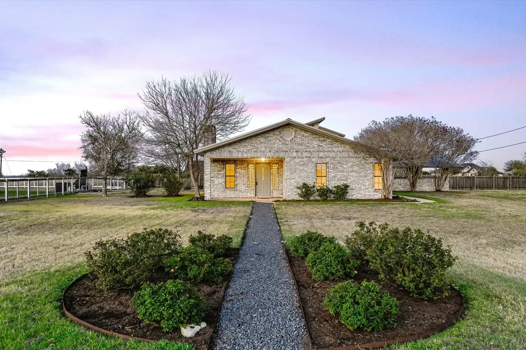 122 Forest Lake Drive Del Valle TX 78617