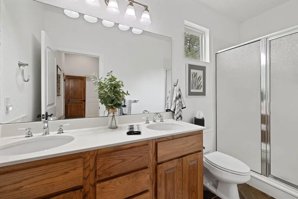 1403 Camelback Leander TX 78641