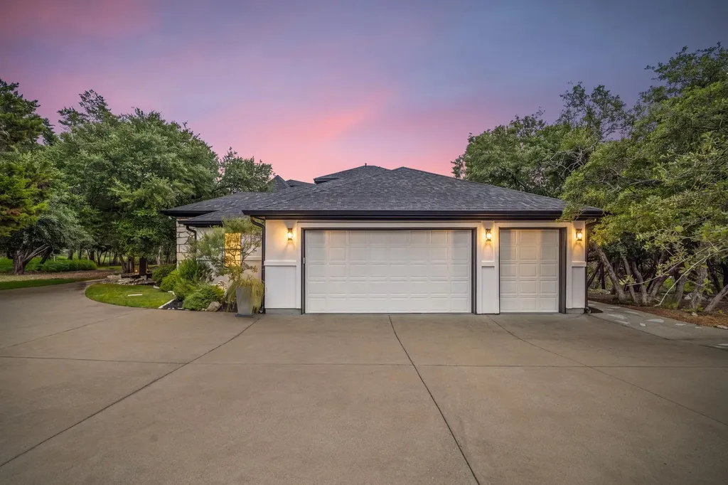 1403 Camelback Leander TX 78641