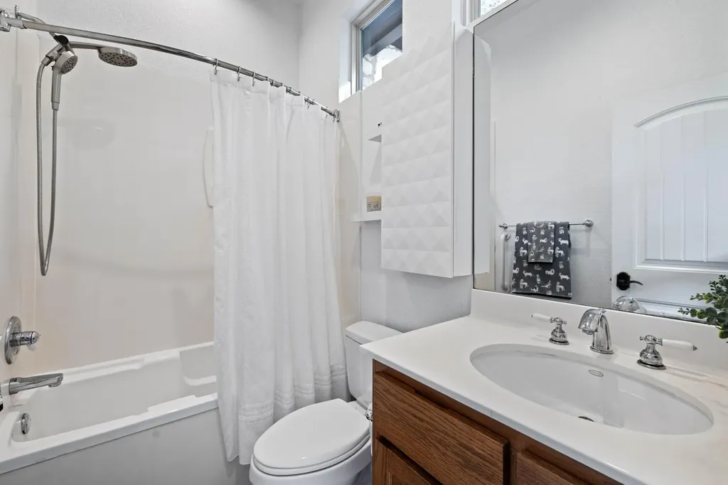 1403 Camelback Leander TX 78641