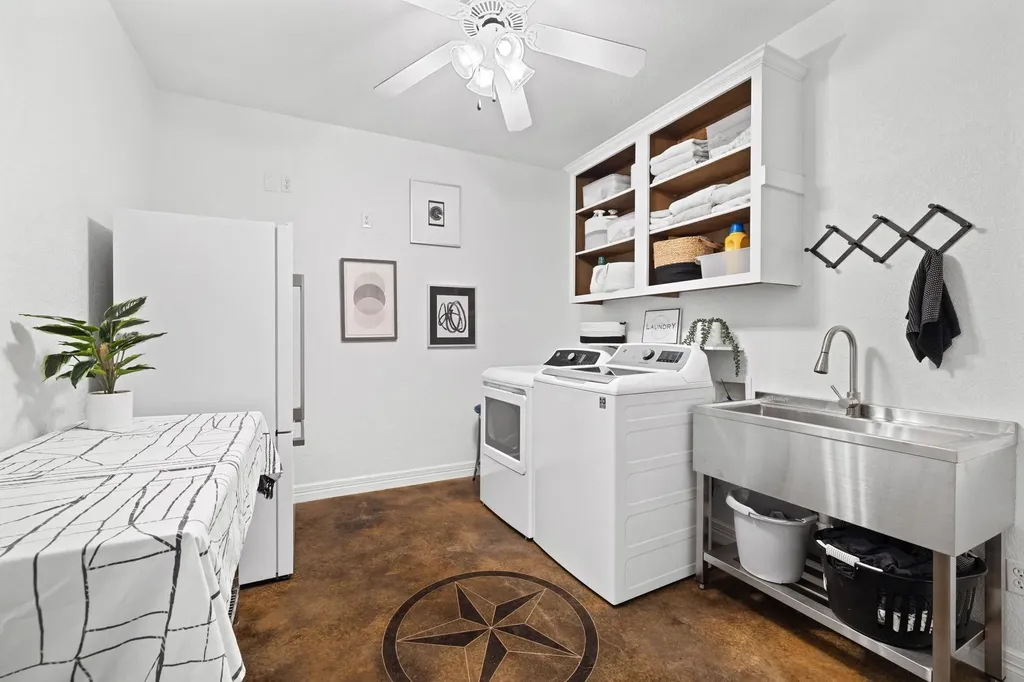 1403 Camelback Leander TX 78641