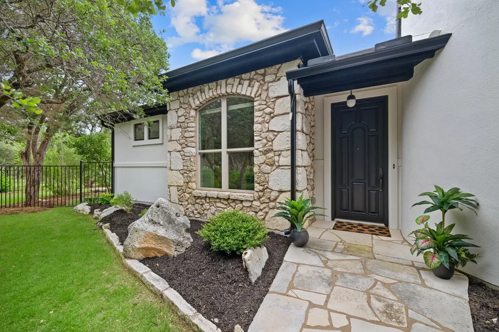 1403 Camelback Leander TX 78641
