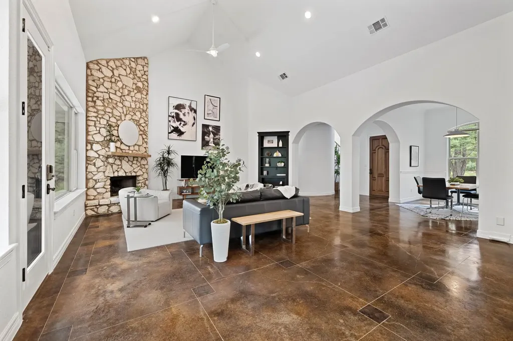 1403 Camelback Leander TX 78641