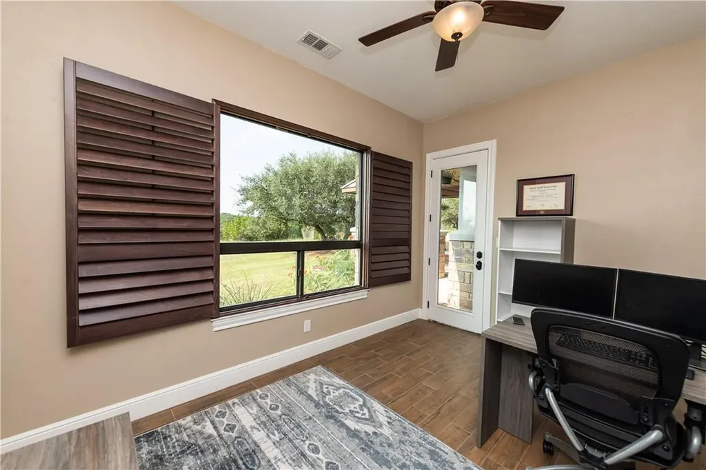 21301 Dill Circle Spicewood TX 78669