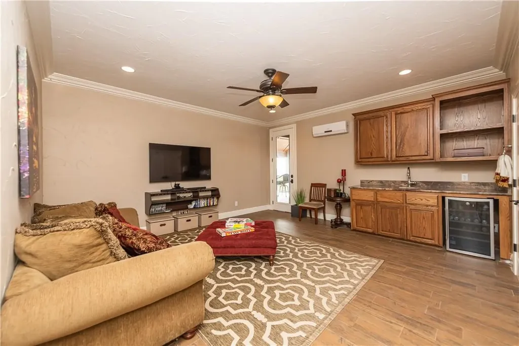 21301 Dill Circle Spicewood TX 78669
