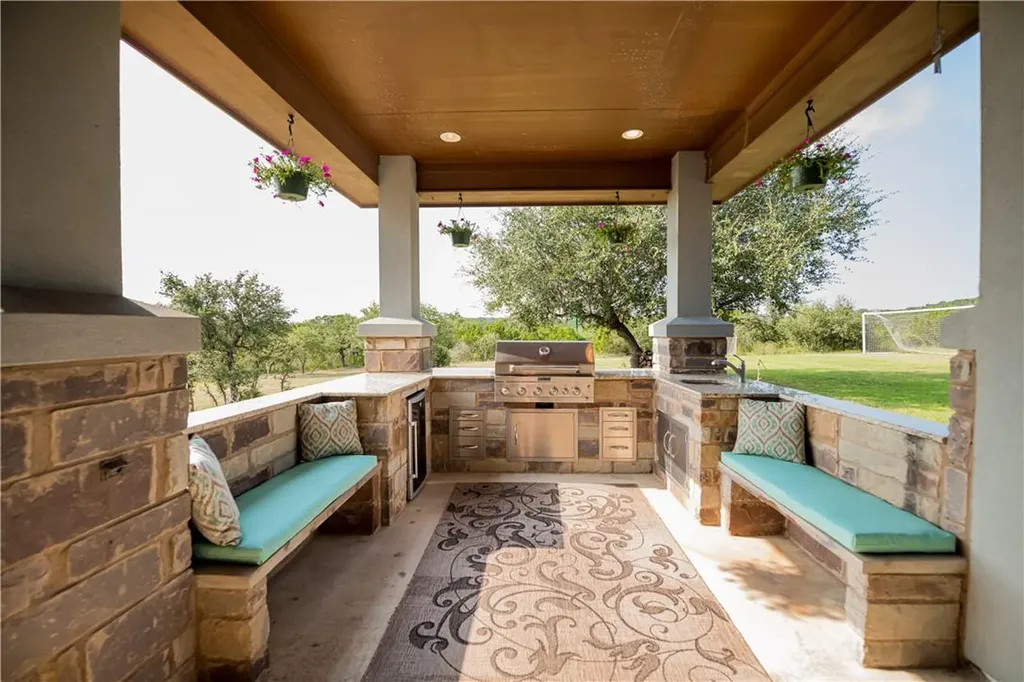 21301 Dill Circle Spicewood TX 78669
