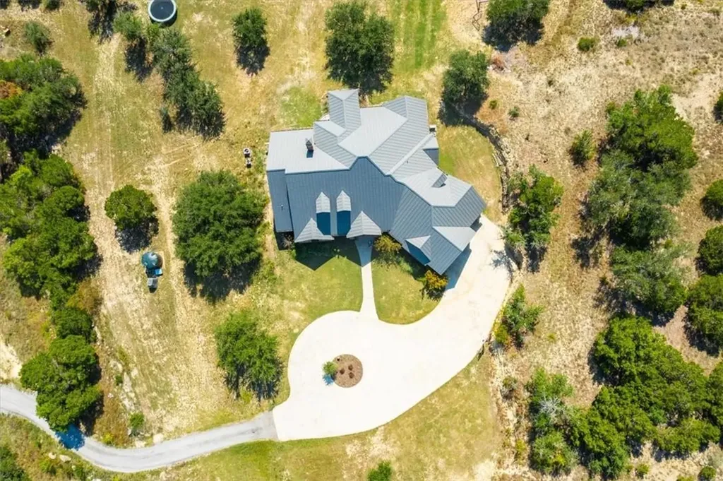 21301 Dill Circle Spicewood TX 78669
