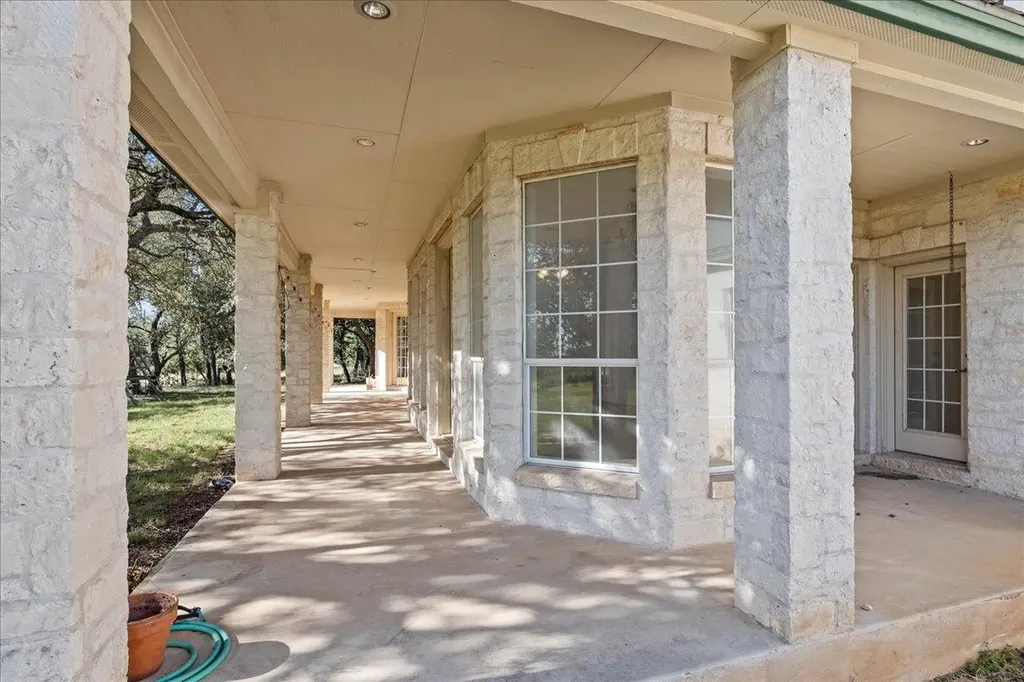 1651 Old Red Ranch Road Dripping Springs TX 78620