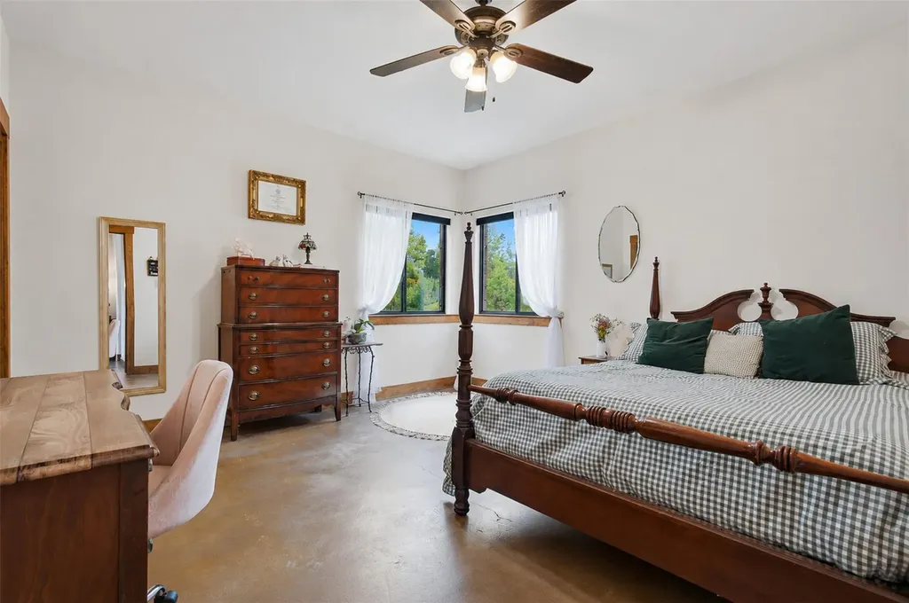 700 Augusta Circle N Point Venture TX 78645