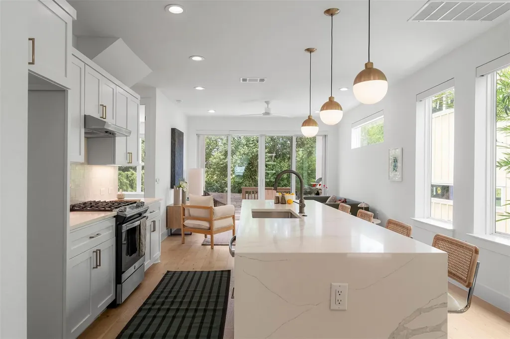 2000 Greenwood Avenue Austin TX 78723