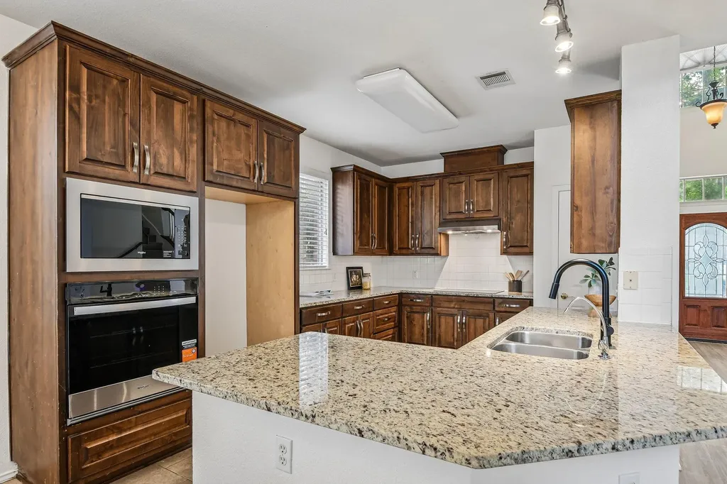 4002 Lord Byron Circle Round Rock TX 78664
