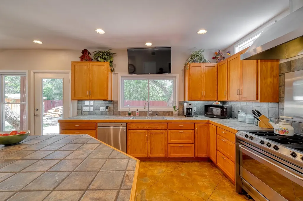 7600 Deer Run Leander TX 78641
