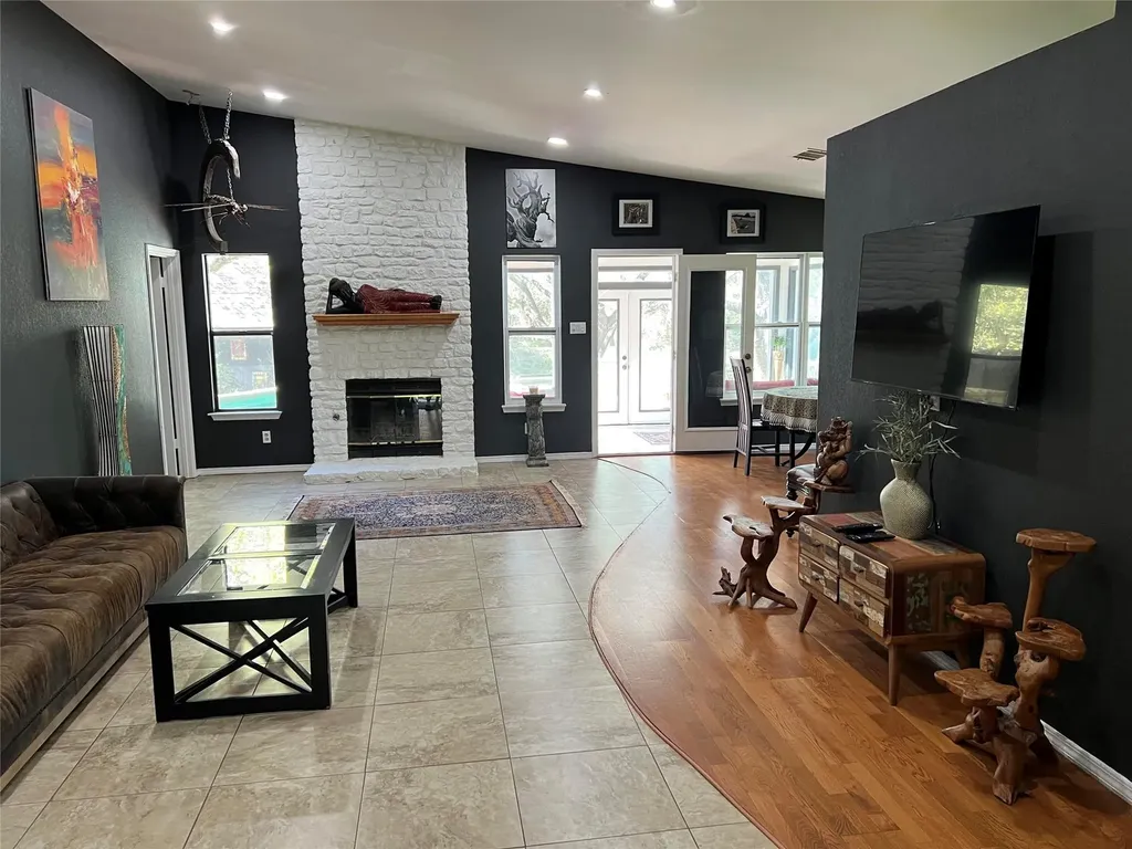 730 Shade Tree Drive Austin TX 78748