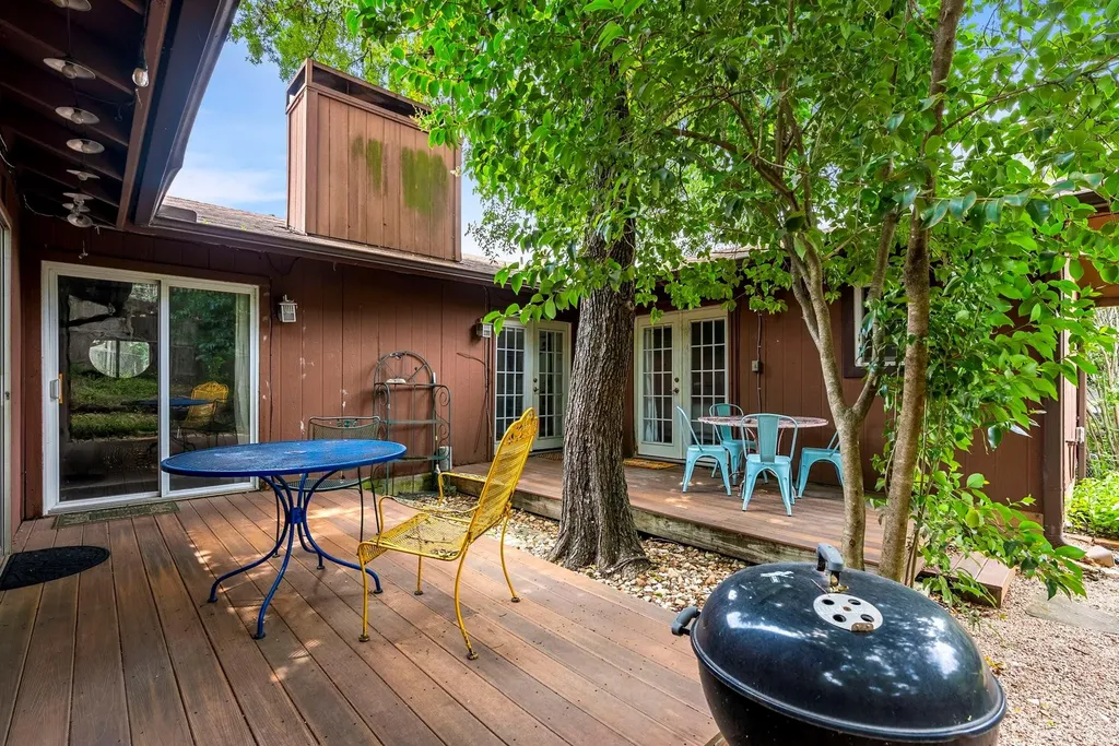 2320 Montclaire Street Austin TX 78704