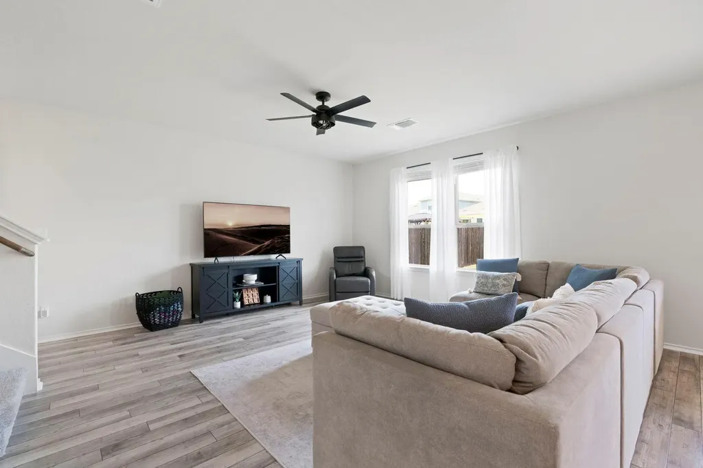 33 Snowy Plover Lane Leander TX 78641