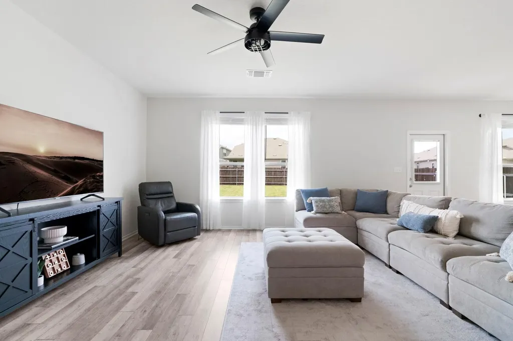 33 Snowy Plover Lane Leander TX 78641