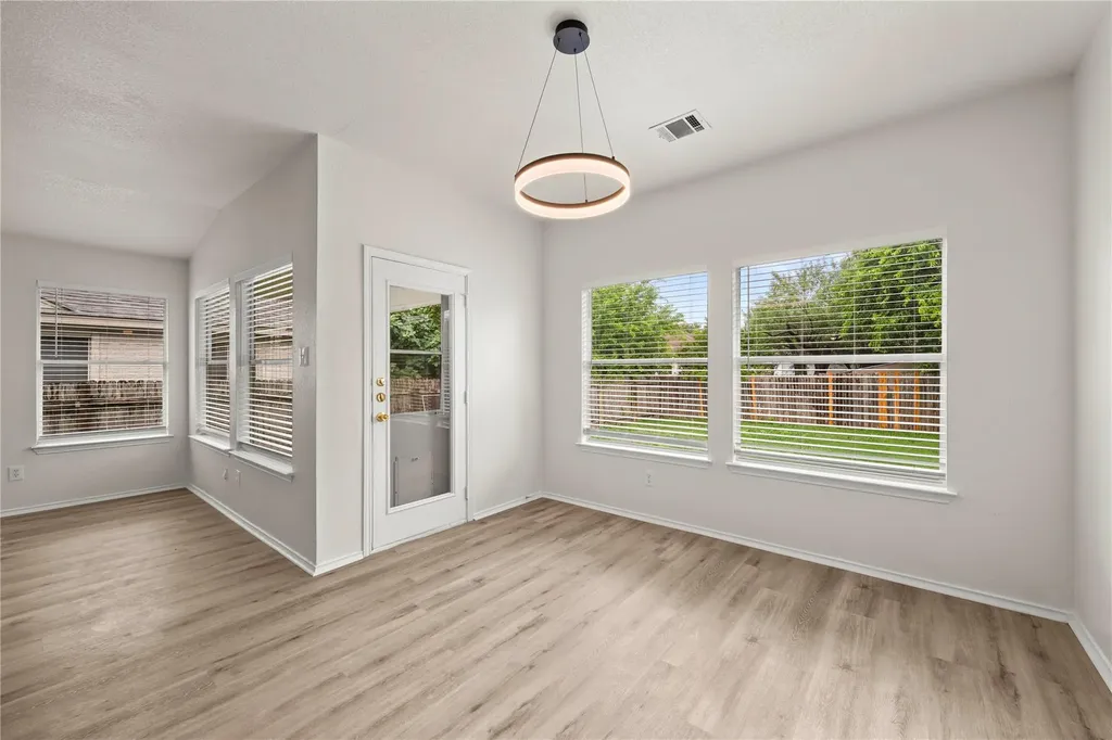3920 Whitey Ford Way Round Rock TX 78665