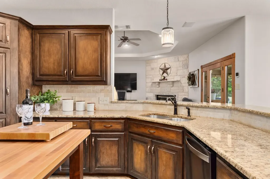 106 Starlight Trail Georgetown TX 78633