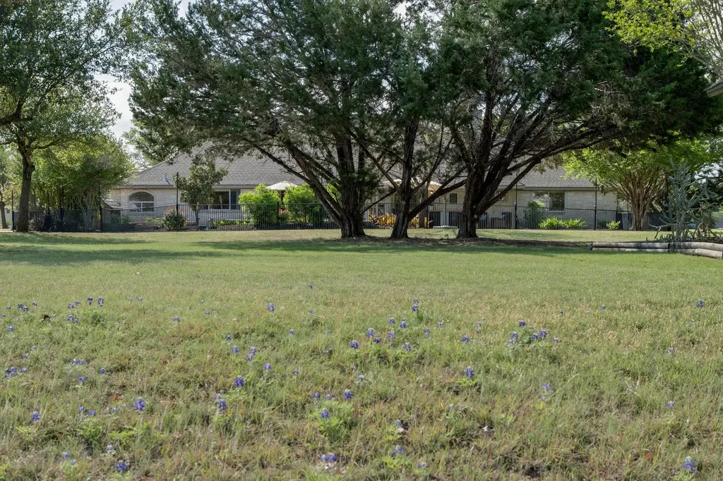 106 Starlight Trail Georgetown TX 78633